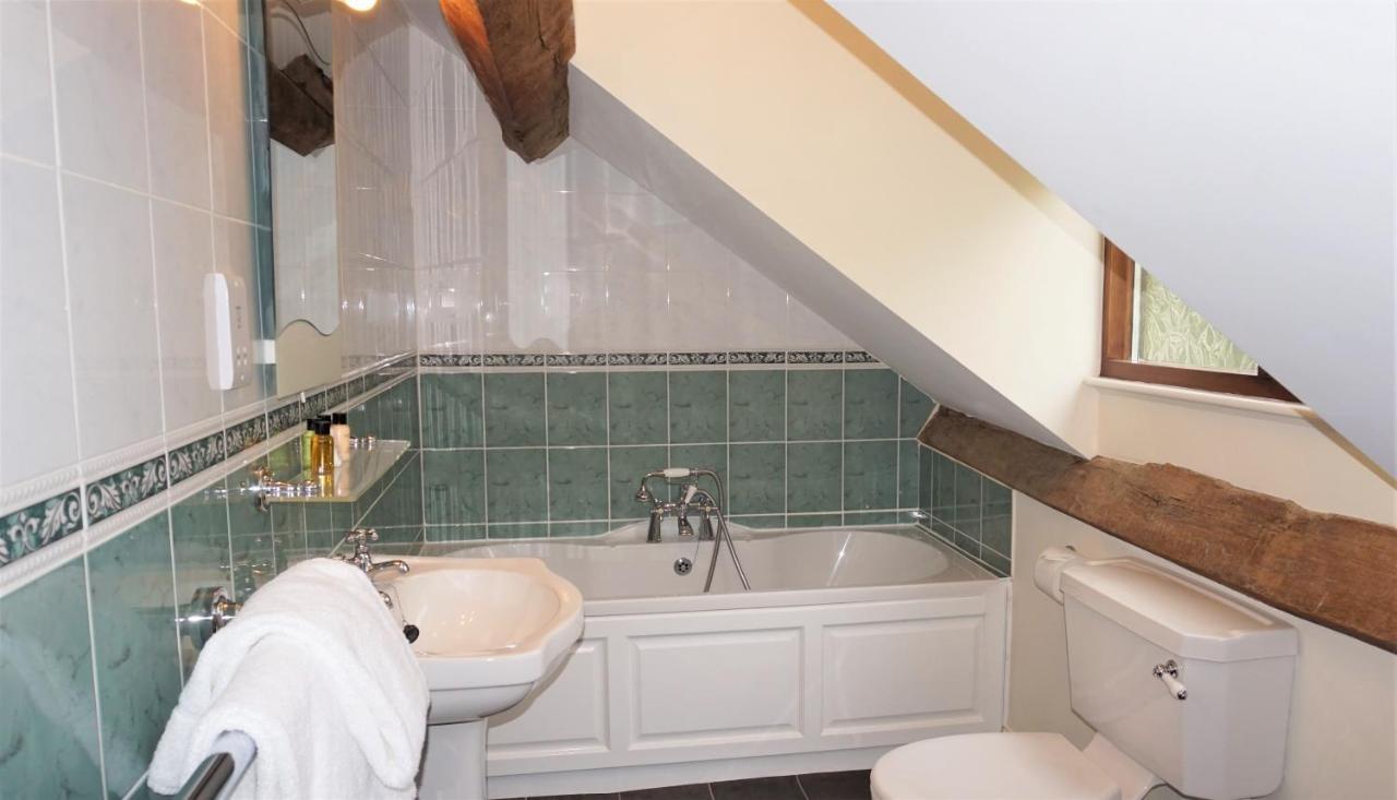 Sheep Dip Cottage - 5* Cyfie Farm, With Log Burner And Private Hot Tub Llanfyllin Exteriör bild